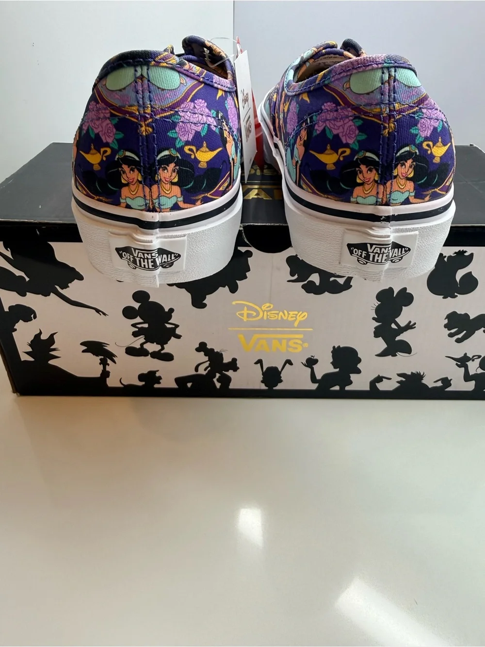 Vans Authentic x Disney “Princess Jasmine” Limited Edition (2015) — Women’s 7